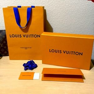 Authentic full set of LV gift packaging and shopping bag